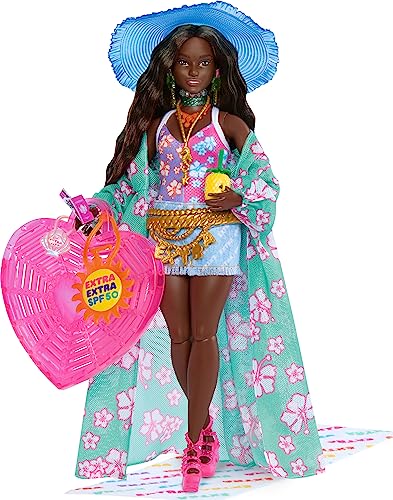 Barbie – Barbie Extra Fly, bambola viaggiatrice con look da spiaggia,  cappello e copricostume a tema tropicale e borsa oversize, tanti accessori  inclusi, giocattolo per bambini, 3+ anni, HPB14 – Giochi e