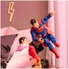 DC Comics SUPERMAN Personaggio Superman 30 cm, con Decorazioni Originali, Mantello e 11 Punti di Articolazione, Giocattoli per Bambini e Bambine, 3+ Anni - immagine 6