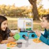 Melissa & Doug Let's Explore - Set da Gioco Cucinare allâAperto, Giochi in Legno, Giochi Bambini 3 + Anni, Apprendimento Creativo, Montessori, Gioco di Finzione, Regalo per Bambina e Bambino - immagine 3