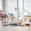 LEGO City Passenger Airplane 60262, con torre radar, camion aeroportuale con ascensore per auto, cabriolet rosso, 4 passeggeri e 4 minifigure personale aeroportuale, più una figura per bambini, nuovo 2020 (669 pezzi) - immagine 8