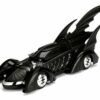 Jada Toys - Modellino della Batmobile Altamente Dettagliato in Scala 1:24 con Statuetta Batman, Cabina e Porte Possono Essere Aperte, con Ruota Libera - immagine 13