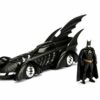 Jada Toys - Modellino della Batmobile Altamente Dettagliato in Scala 1:24 con Statuetta Batman, Cabina e Porte Possono Essere Aperte, con Ruota Libera - immagine 9