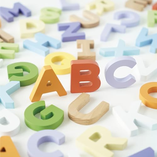 Le Toy Van - PL143 - Gioco educativo lettere alfabeto, 18 mesi, Montessori, ecologico, in legno, 60 pezzi, include borsa in cotone con manico, certificato FSC e colori a base d'acqua, Petilou - immagine 6