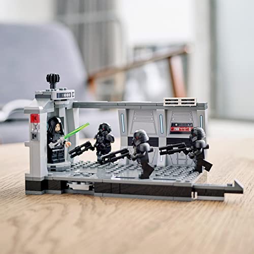 LEGO 75324 Star Wars Dark Trooper Attack Set, Mandalorian Buildable Toy with Revolving Elevator, Luke Skywalker Minifigure and Lightsaber, Multicolor - immagine 6