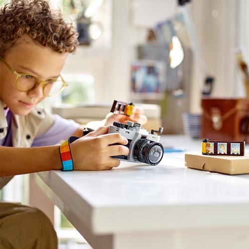LEGO Creator 3 in 1 Fotocamera Retro, Giochi per Bambini e Bambine da 8 Anni, Macchina Fotografica Giocattolo da Costruire Trasformabile in Videocamera o TV Vintage, Idea Regalo di Compleanno 31147 - immagine 7