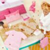 Lori Dolls - Soggiorno, cucina, camera da letto, patio all'aperto - Casa delle bambole e accessori per mini bambole - Playset con bambola da 15 cm - 3 set di mobili - 3 anni+ (LO37071Z) - immagine 5