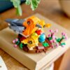 LEGO Creator Il Nido dell’Uccellino, Giochi da Costruire per Bambine e Bambini da 9 Anni Fan degli Animali, Set con 3 Uccelli Giocattolo, Decorazione Cameretta, Regalo di Pasqua o di Compleanno 40639 - immagine 5