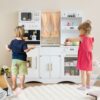 GYMAX Set di Cucina Giocattolo per Bambini, Cucina Giocattolo in Legno con Macchina del Caffè, Fabbricatore di Ghiaccio, Forno a Microonde, Forno, Lavello, Cucina per Bambini dai 3+ Anni - immagine 10