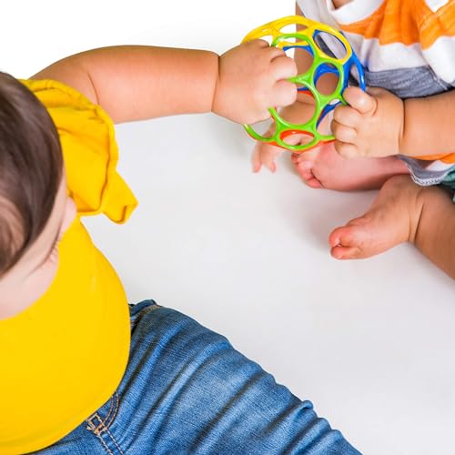 Bright Starts, Oball Classic, Palla Morbido e Flessibile Facile da Maneggiare, Giocattolo di Attività Sensoriale per Bambini di tutte le età, Multicolore - immagine 3