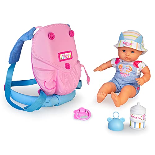 Nenuco - A passeggio con Mateo, bambola corpo morbido 35 cm, con zainetto porta bebè 2 in 1 che si trasforma in sedia, con accessori, per bambine/i dai 2 anni,Famosa 700017206 - immagine 3