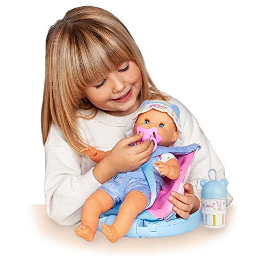 Nenuco - A passeggio con Mateo, bambola corpo morbido 35 cm, con zainetto porta bebè 2 in 1 che si trasforma in sedia, con accessori, per bambine/i dai 2 anni,Famosa 700017206 - immagine 5
