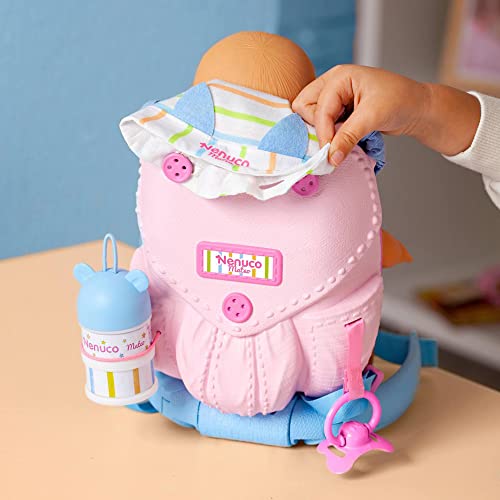Nenuco - A passeggio con Mateo, bambola corpo morbido 35 cm, con zainetto porta bebè 2 in 1 che si trasforma in sedia, con accessori, per bambine/i dai 2 anni,Famosa 700017206 - immagine 12