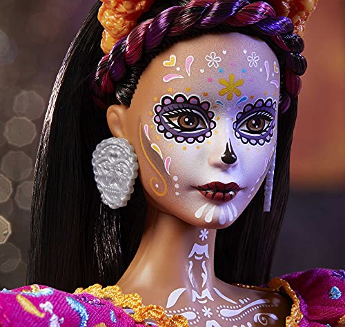 Barbie Bambola Dia de Muertos con Vestiti e Dettagli Realistici, da Collezione, Giocattolo per Bambini 6+ Anni, GXL27 - immagine 4