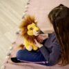 Simba - Disney Plush Originale di Mufasa, Lion King, 30° anniversario del Re Leone, peluche da 25 cm, adatto dai primi mesi di vita - immagine 7
