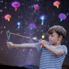 ZZXLOPEZ 20 Pezzi Elicottero Volante con Fionda, Elicottero Volare Giocattolo, Elicottero a Slingshot Razzo, LED Luminosa Flying Giocattoli, Giocattoli per Feste per Bambini Giocattoli Regali di Festa - immagine 8