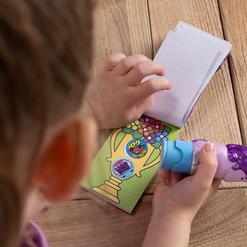 Melissa & Doug Sticker Wow Mini Blocco attività e 200 Ricarica per timbratore, Giocattolo tattile e Artistico collezionabile – Adesivi Premio Assortiti Way to Go, Multicolore, 50319 - immagine 3