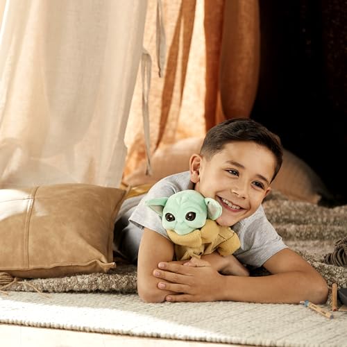 Disney Store Peluche di Grogu, Star Wars: The Mandalorian, 25 cm/9", Peluche di Grogu con la Classica Veste e Dettagli del Viso Ricamati, per Tutte Le età - immagine 3