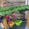 Step2 Dino Showers - Tavolino da Sabbia e Acqua | Sand And Water Table per 15L di Acqua e 9kg di Sabbia - immagine 10